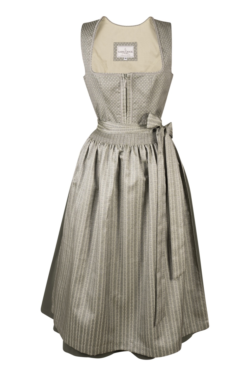 Dirndl von Gamsbock in Schlamm